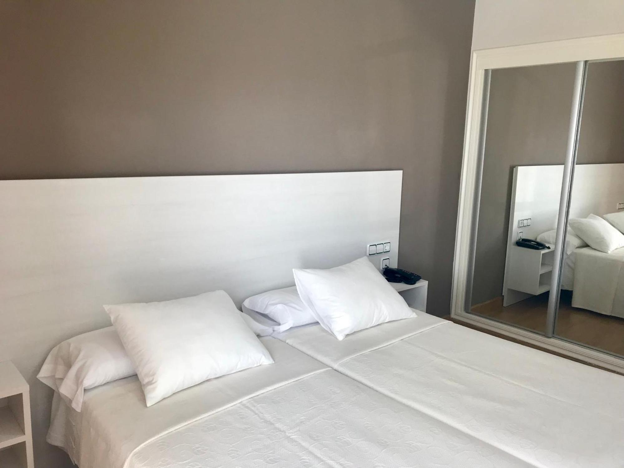 Hotel Nuevo Vichona Sanxenxo Room photo